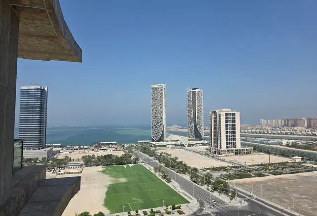 شقة 2 غرفة نوم مفروشة بالكامل في مارينا لوسيل بسعر 7500 فقط