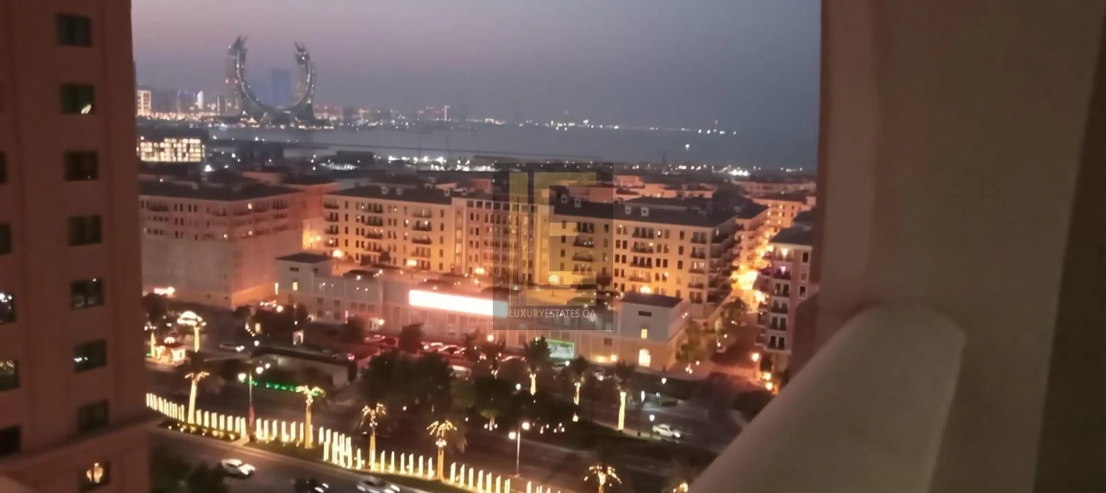 شقة كبيرة بغرفة نوم واحدة مع شرفة - مطلة على المارينا
