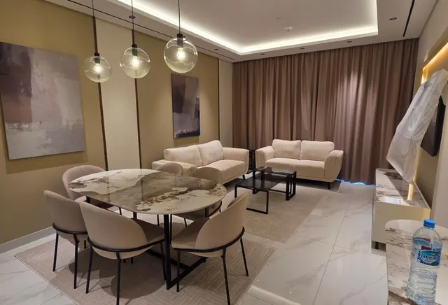 ELEGANT 2 BHK WITH MAID BRAND NEW FULLY FURNISHED