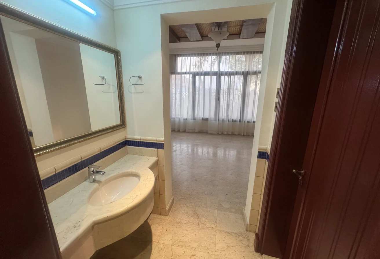 LAGOONA Semi Furnished 5 Bedroom Villa with Maid