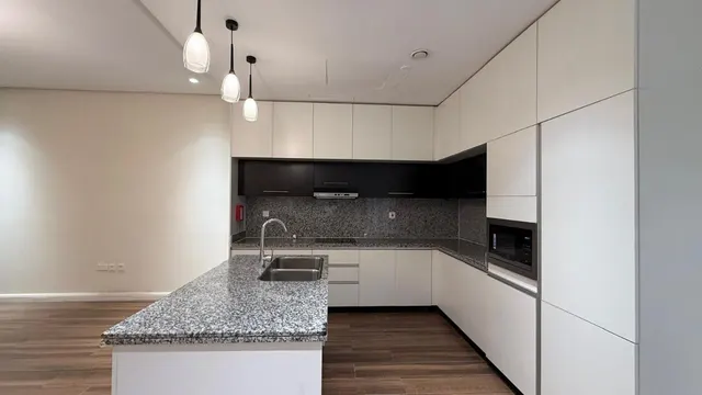 Furnished 2 Bedroom + Maid | Floresta Gardens