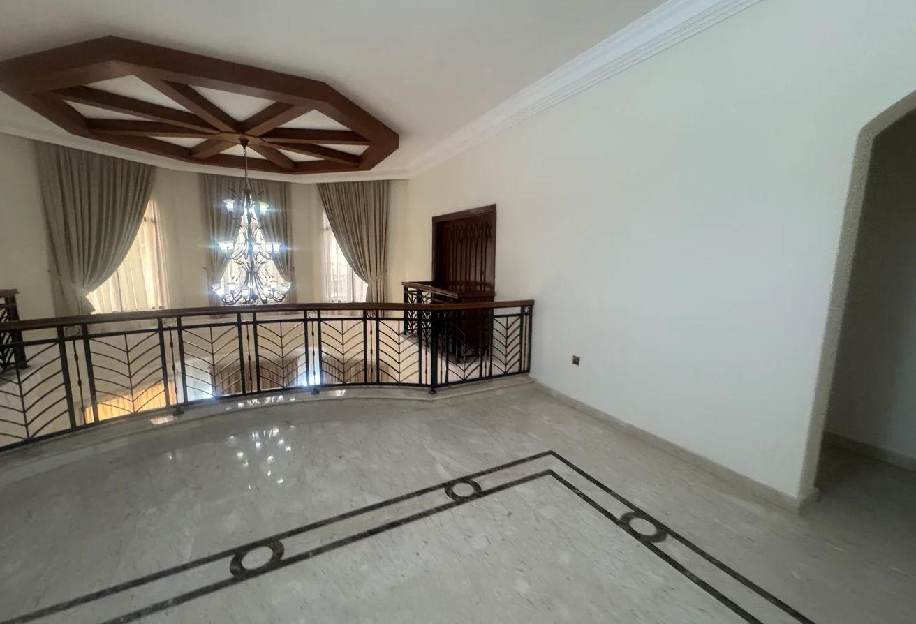 LAGOONA Semi Furnished 5 Bedroom Villa with Maid