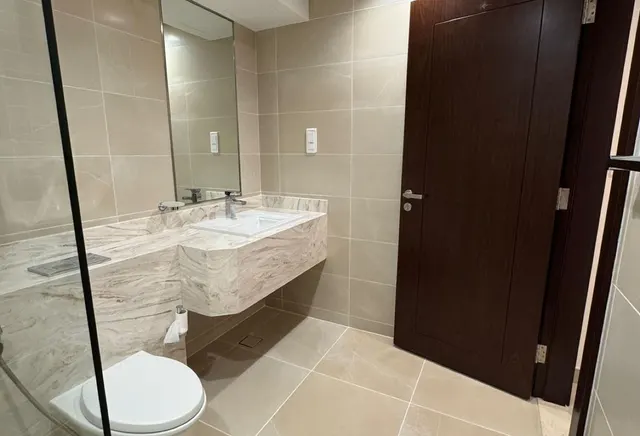 Modern 1-Bedroom with Prime Location