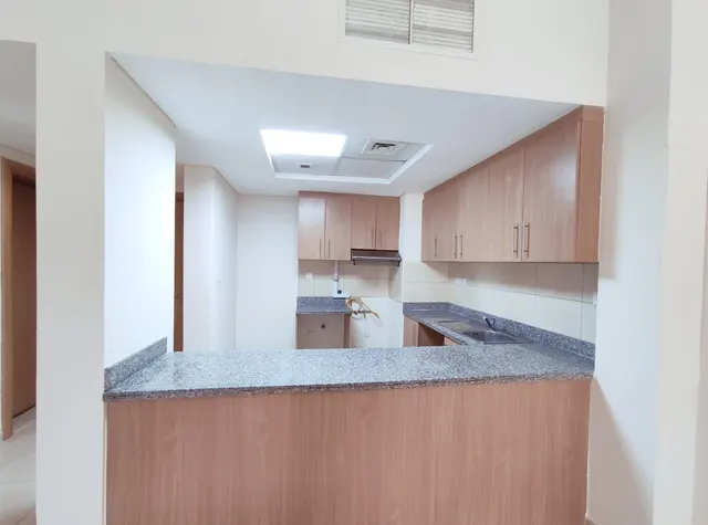 COZY ONE BEDROOM UN FURNITURE APARTMENT