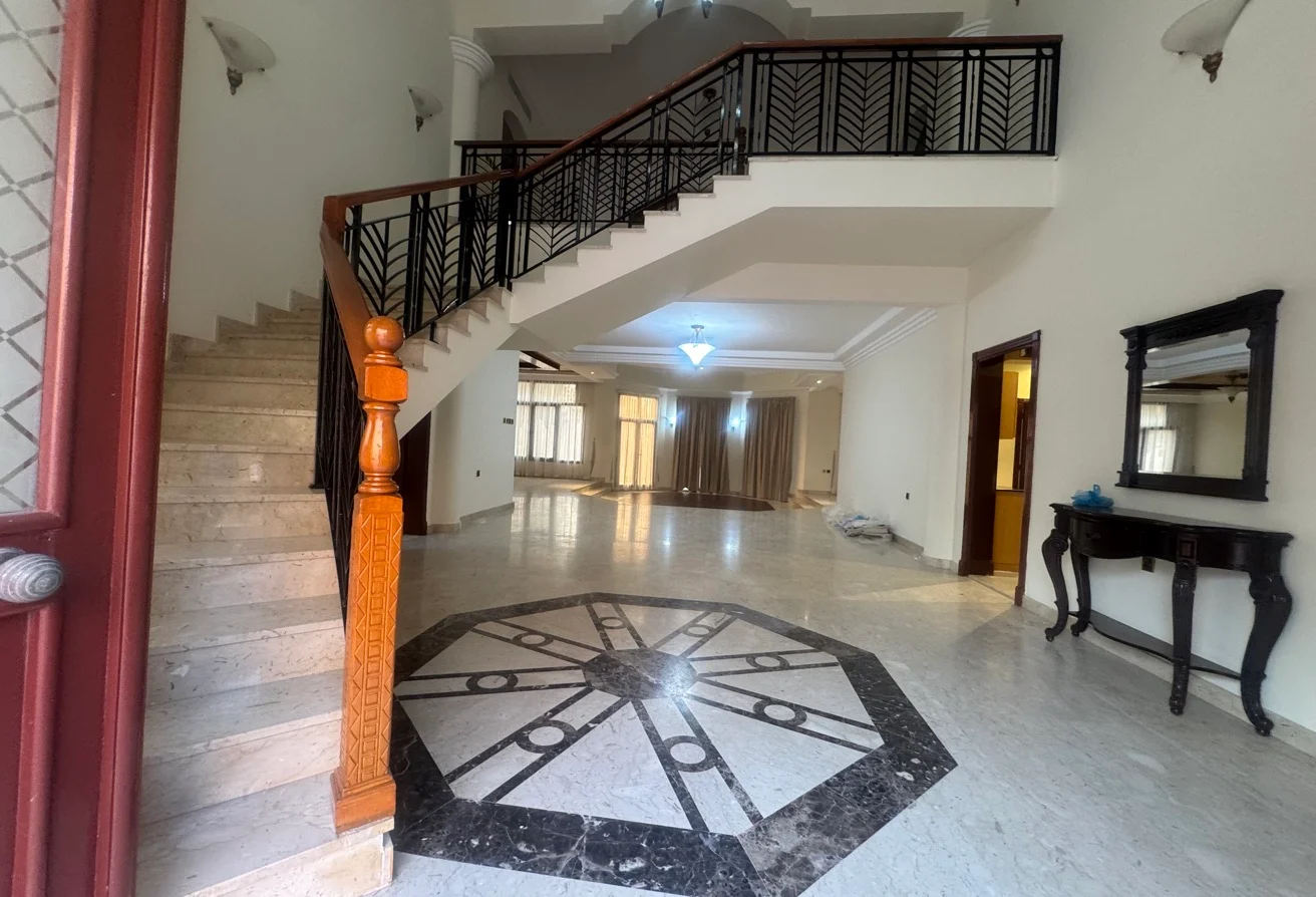 LAGOONA Semi Furnished 5 Bedroom Villa with Maid