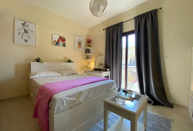 Spacious studio in foxhill furnished just 4000 exc
