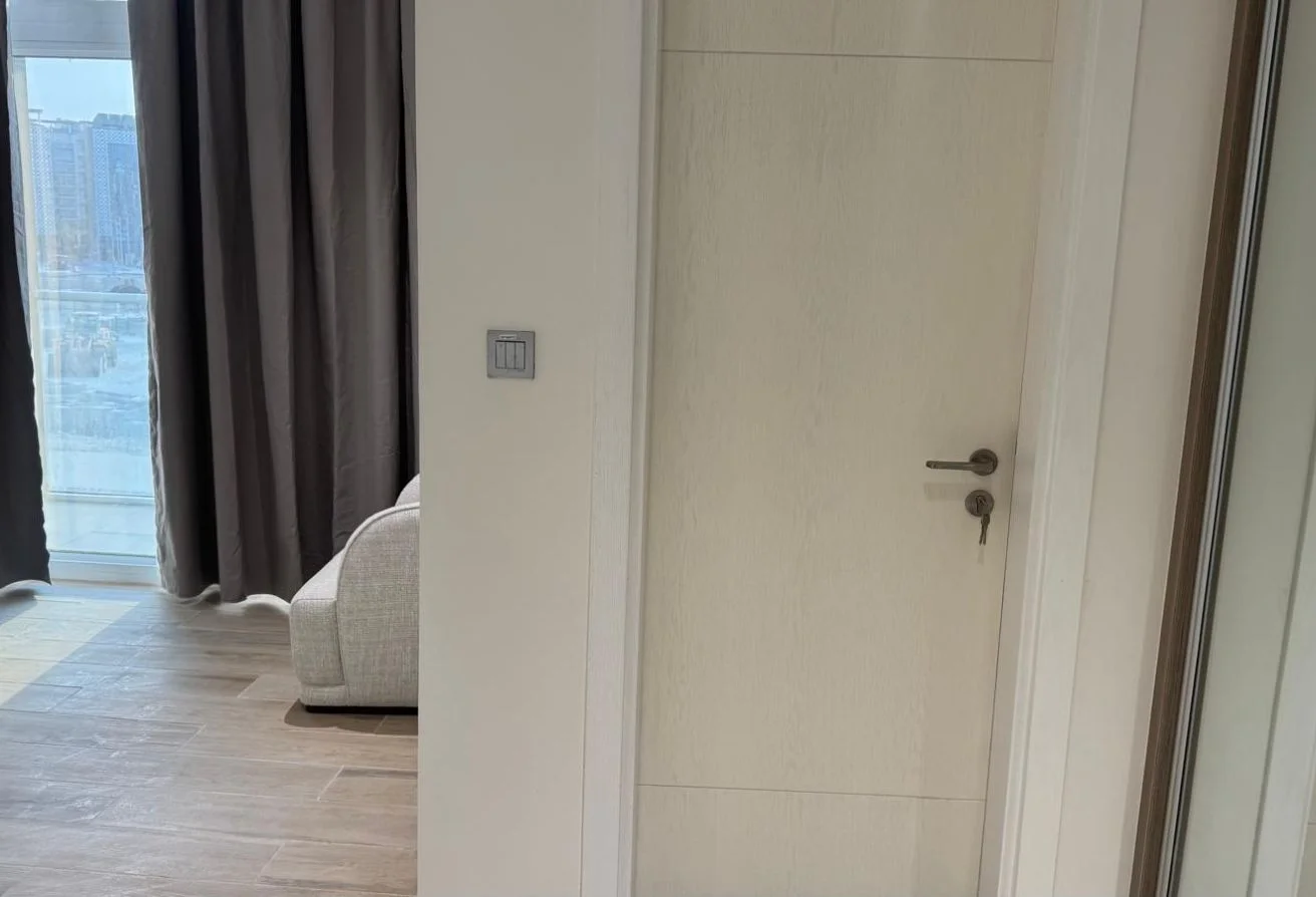 ELEGANT 2 BHK FF RENTED GOOD LAYOUT POOL VIEW