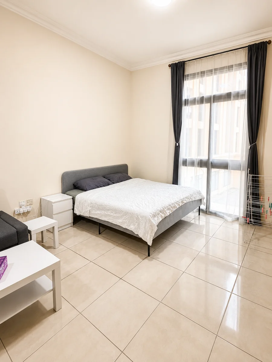 Studio in Fox Hills | Bills Included