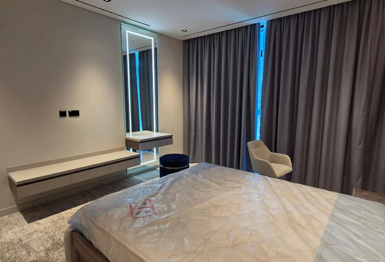ELEGANT 2 BHK WITH MAID BRAND NEW FULLY FURNISHED