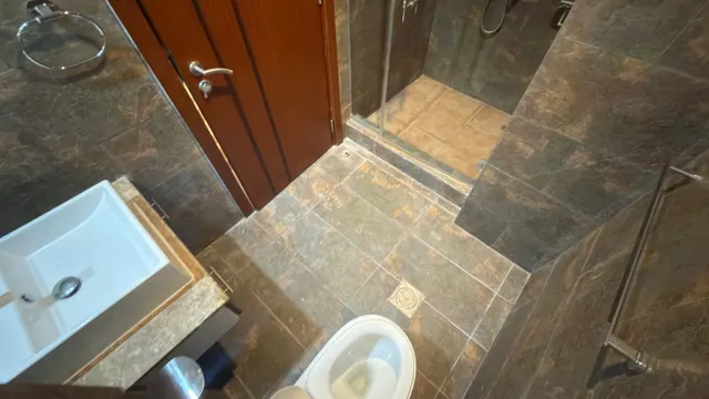 SEMI FURNISHED 1BHK+OFFICE+BALCONY