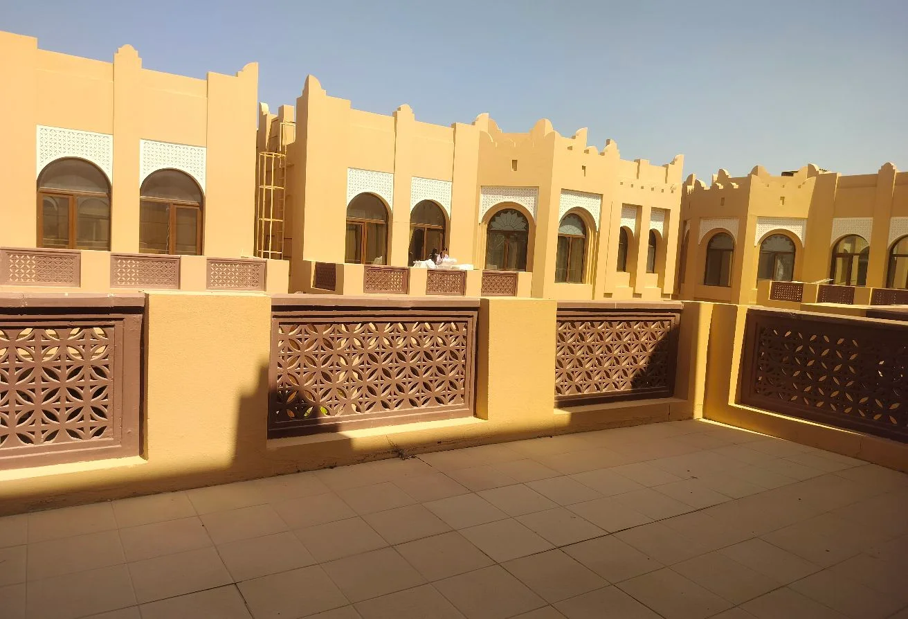 LAGOONA Semi Furnished 5 Bedroom Villa with Maid