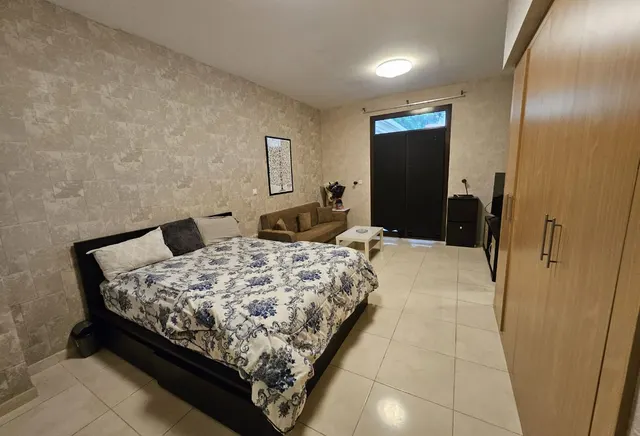 Very spacious studio furnished & lavish furniture
