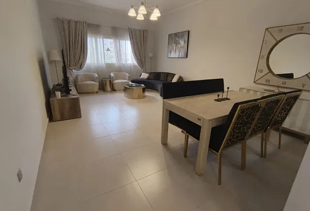 SPECIOUS 1BHK FURNISHED APARTMENT WITH BALCONY