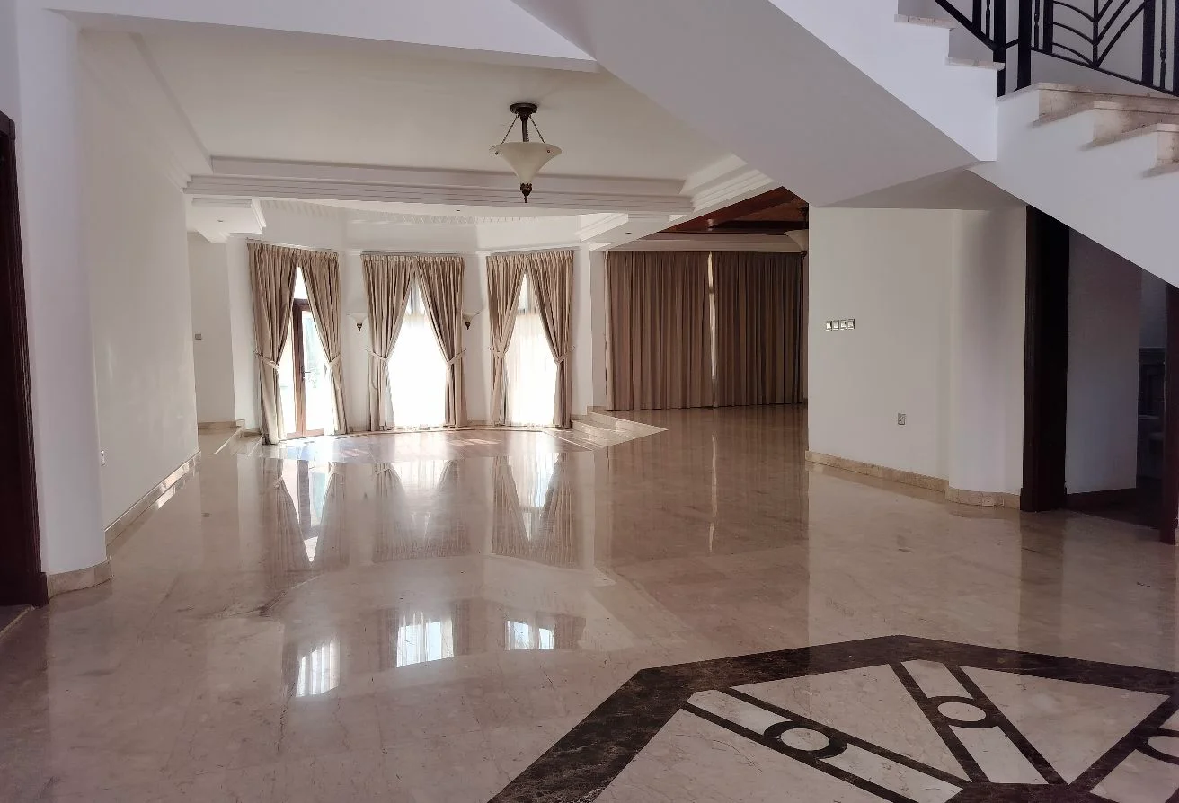 LAGOONA Semi Furnished 5 Bedroom Villa with Maid