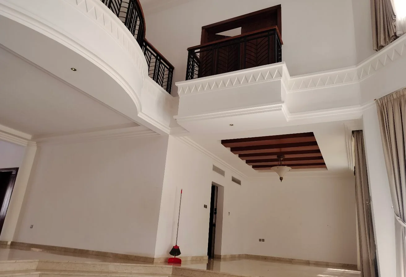 LAGOONA Semi Furnished 5 Bedroom Villa with Maid