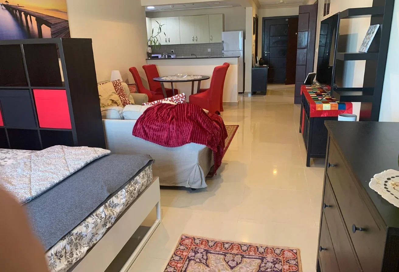 LAVISH STUDIO FULLY FURNISHED HIGHER FLOOR SEAVIEW