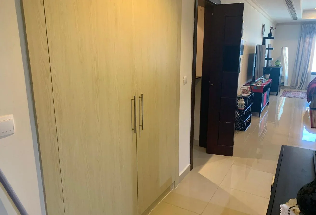 LAVISH STUDIO FULLY FURNISHED HIGHER FLOOR SEAVIEW