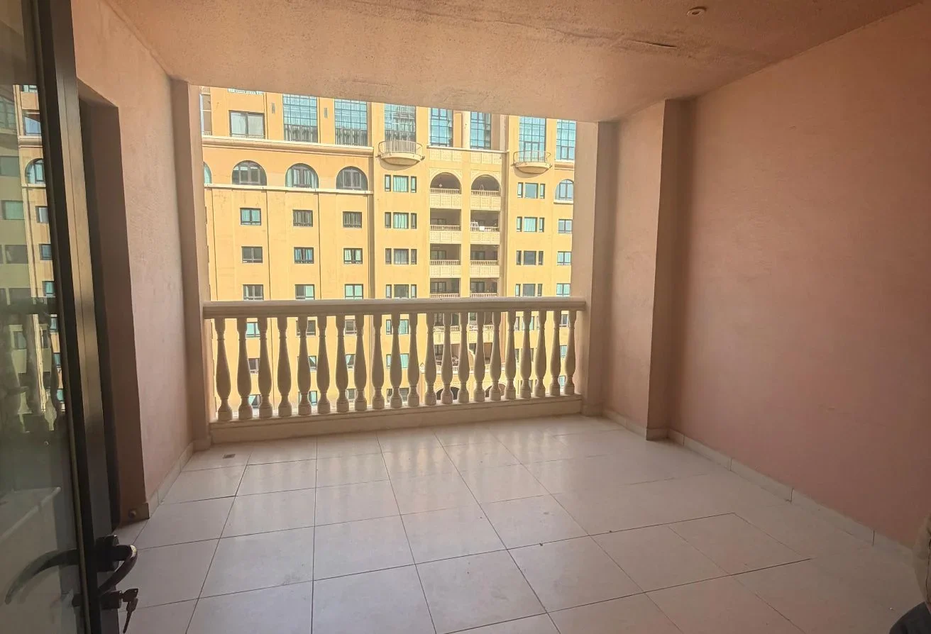 1 BHK +OFFICE SPECIOUS LUXURY APARTMENT FOR RENT
