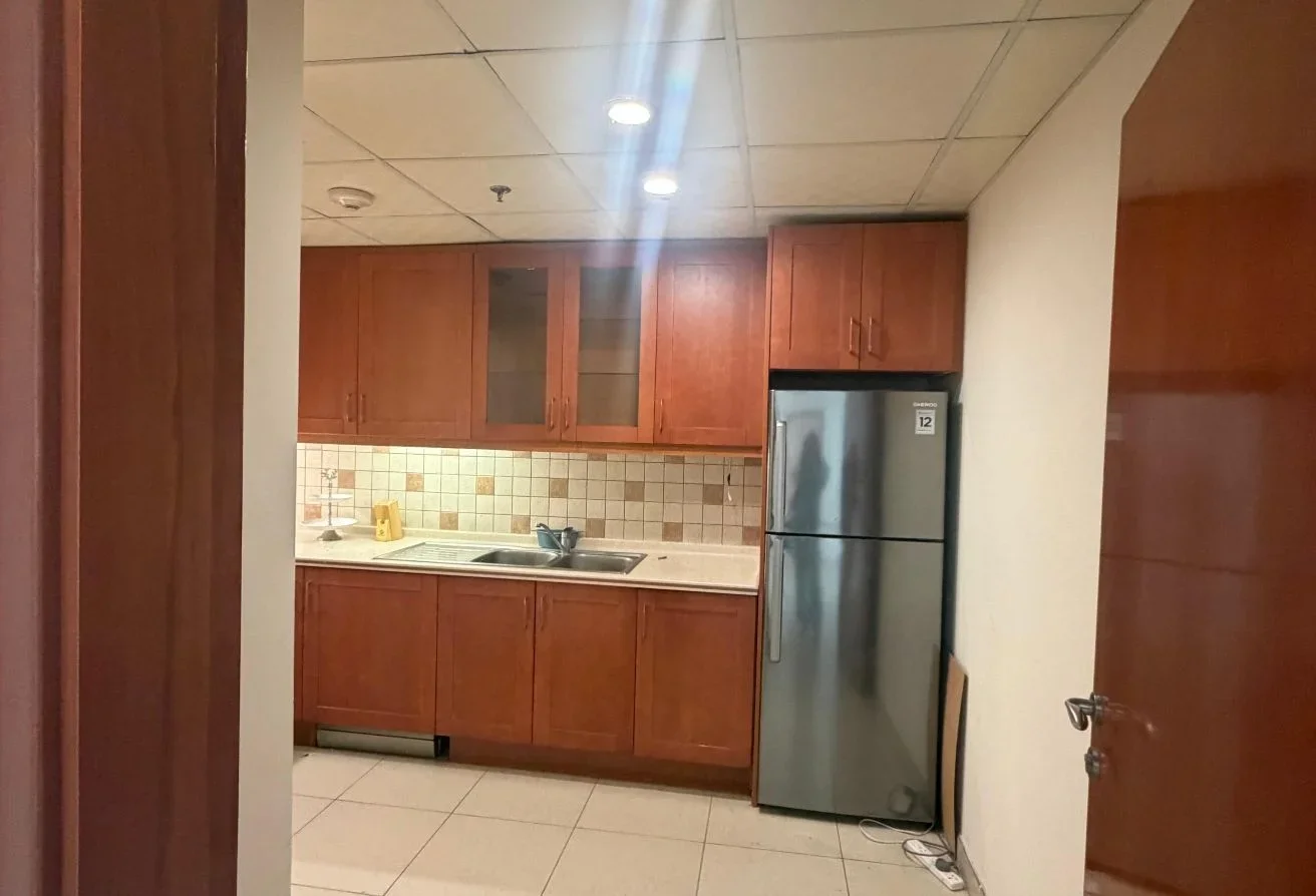 1 BHK +OFFICE SPECIOUS LUXURY APARTMENT FOR RENT