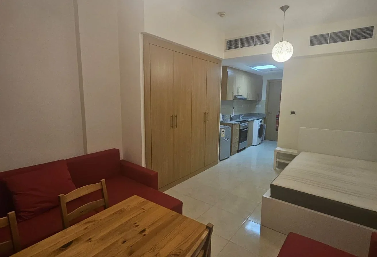 BEAUTIFUL STUDIO FULLY FURNISHED IN FOXHILLS
