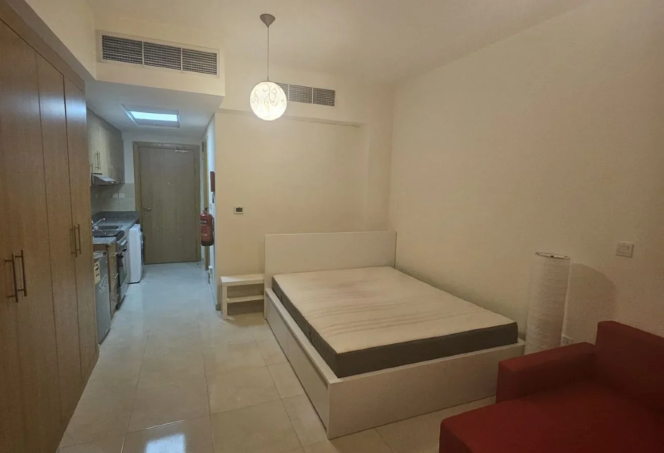 BEAUTIFUL STUDIO FULLY FURNISHED IN FOXHILLS