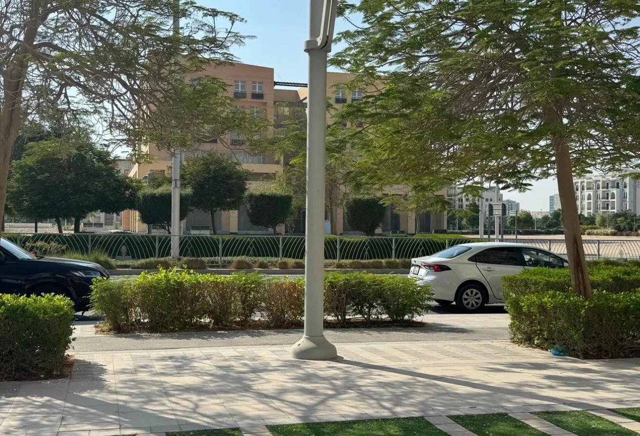 Shops in Lusail, Main Road, Patio Ideal for all - view 3