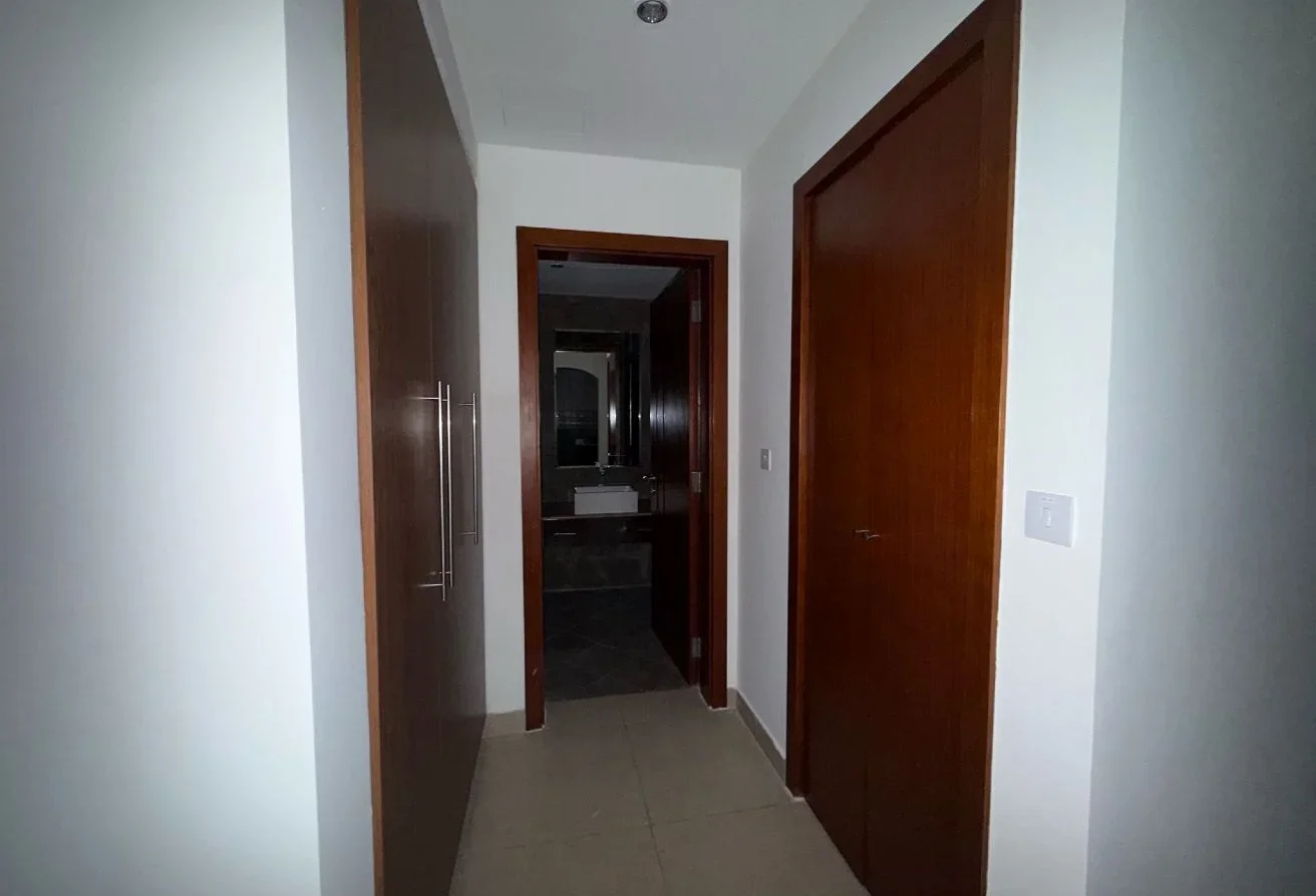 1 BHK +OFFICE SEMI FURNISHED