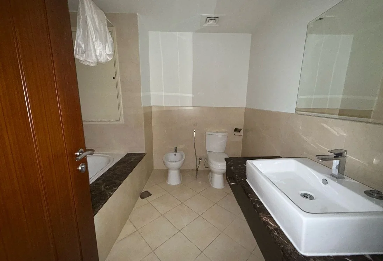 1 BHK +OFFICE SEMI FURNISHED