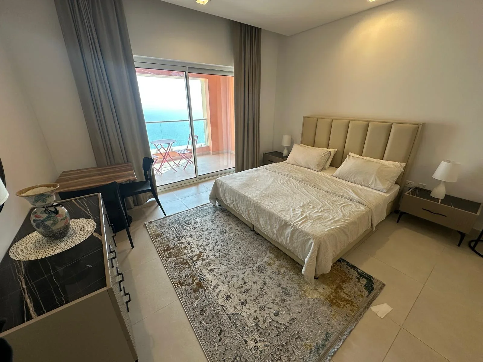 Luxury studio apartment with sea view and balcony