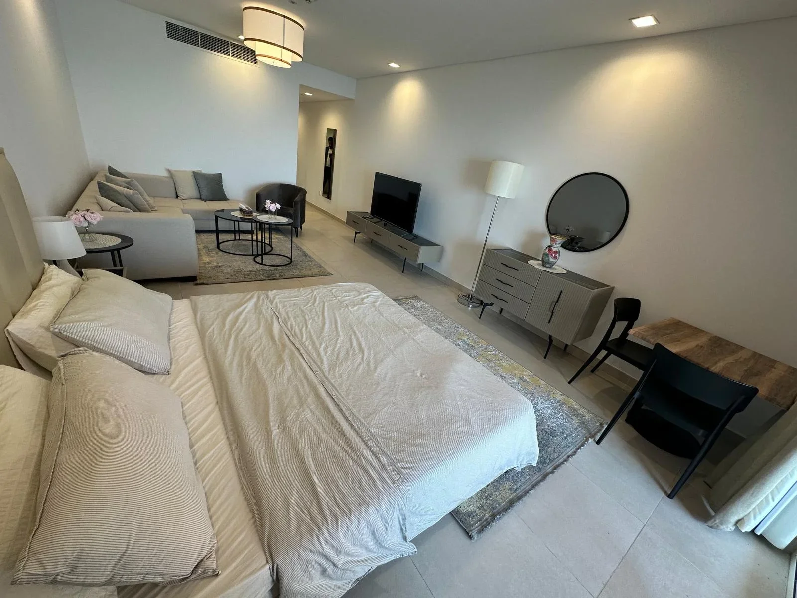 Luxury studio apartment with sea view and balcony