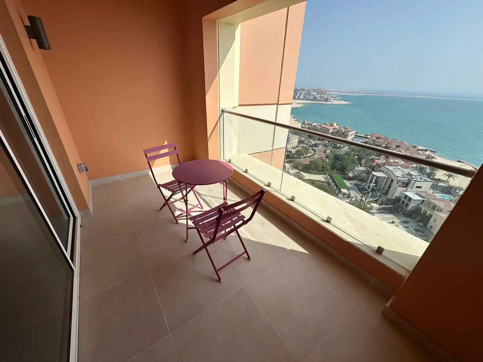 Luxury studio apartment with sea view and balcony