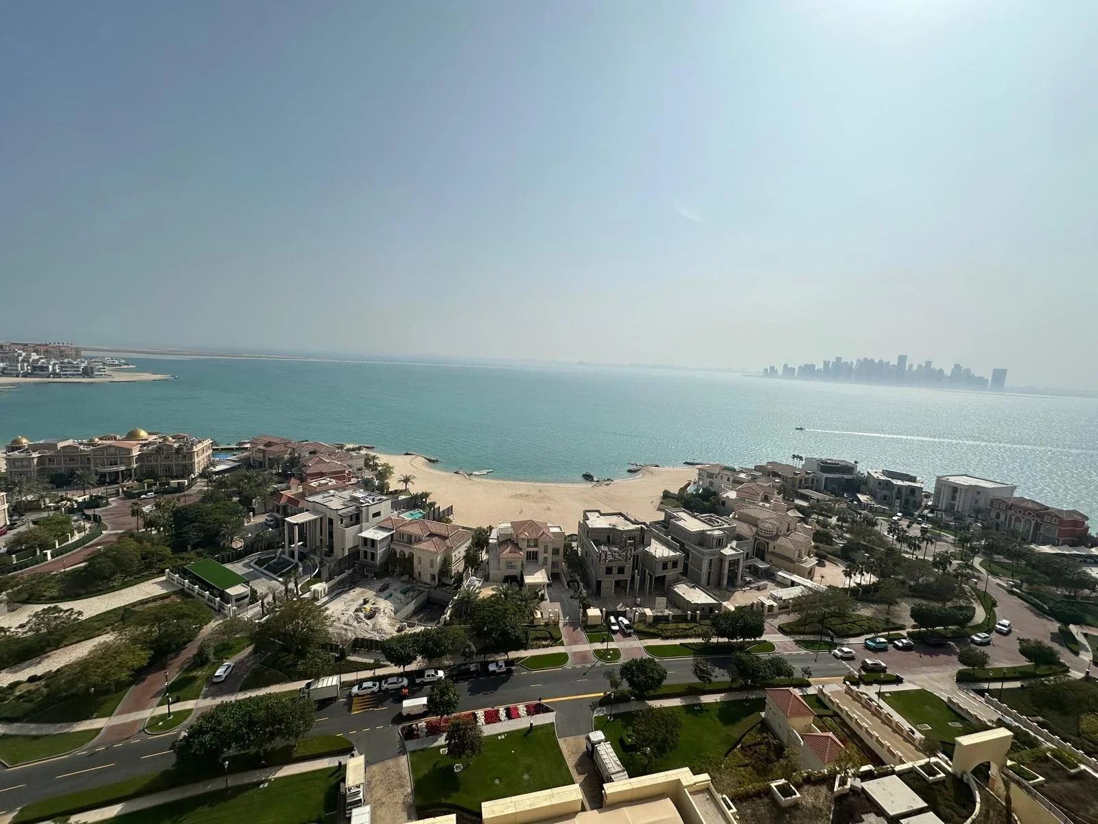 Luxury studio apartment with sea view and balcony