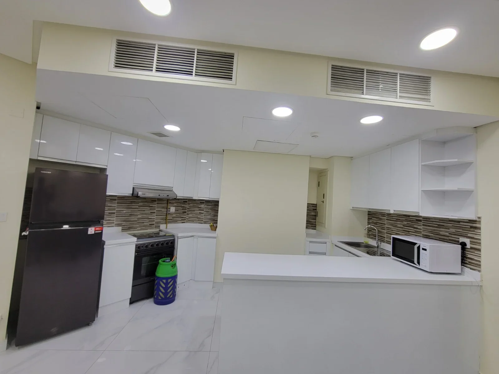 READY TO MOVE 2BR+MAID ROOM FULLY FUNISHED CASH