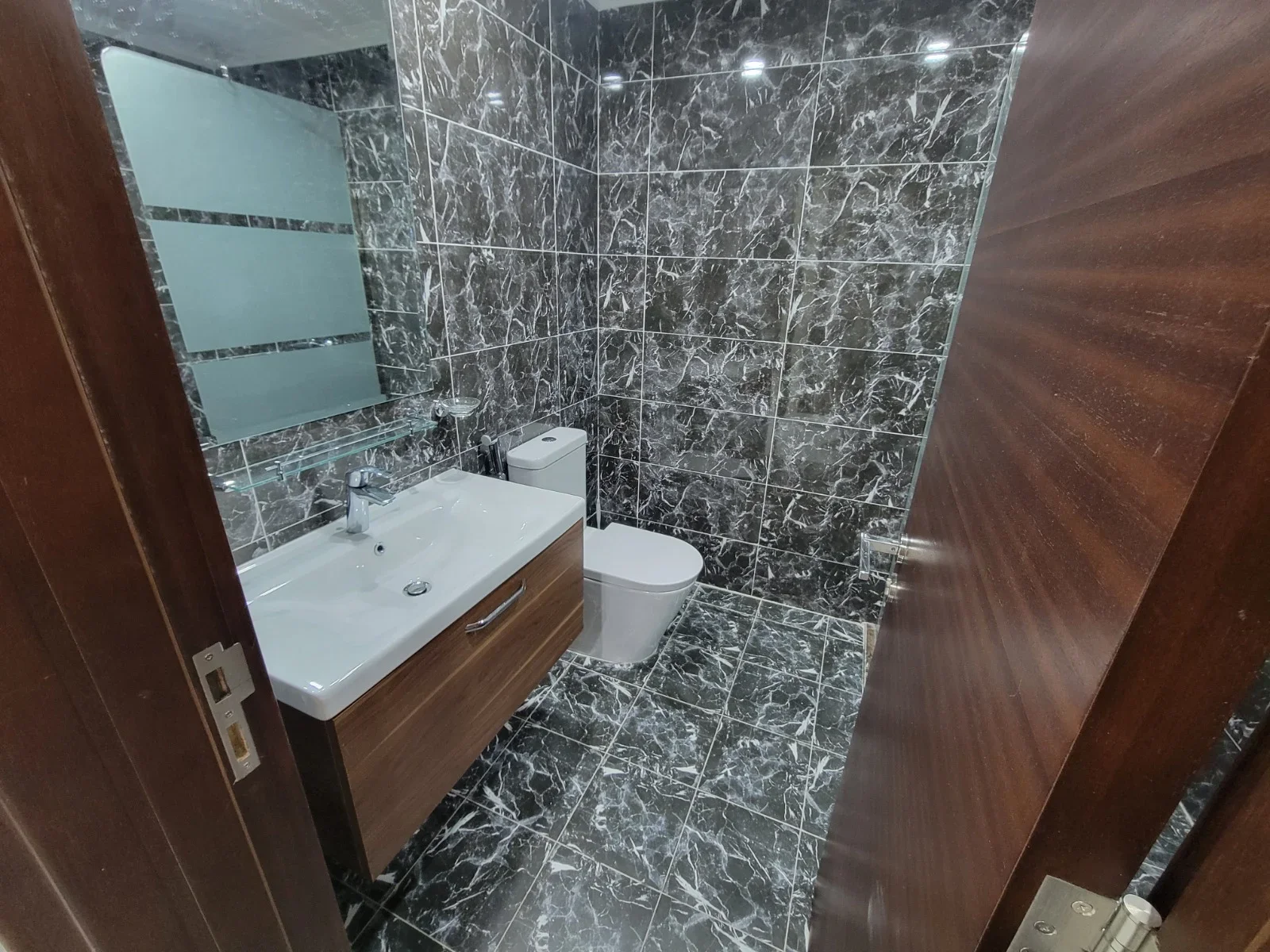 READY TO MOVE 2BR+MAID ROOM FULLY FUNISHED CASH