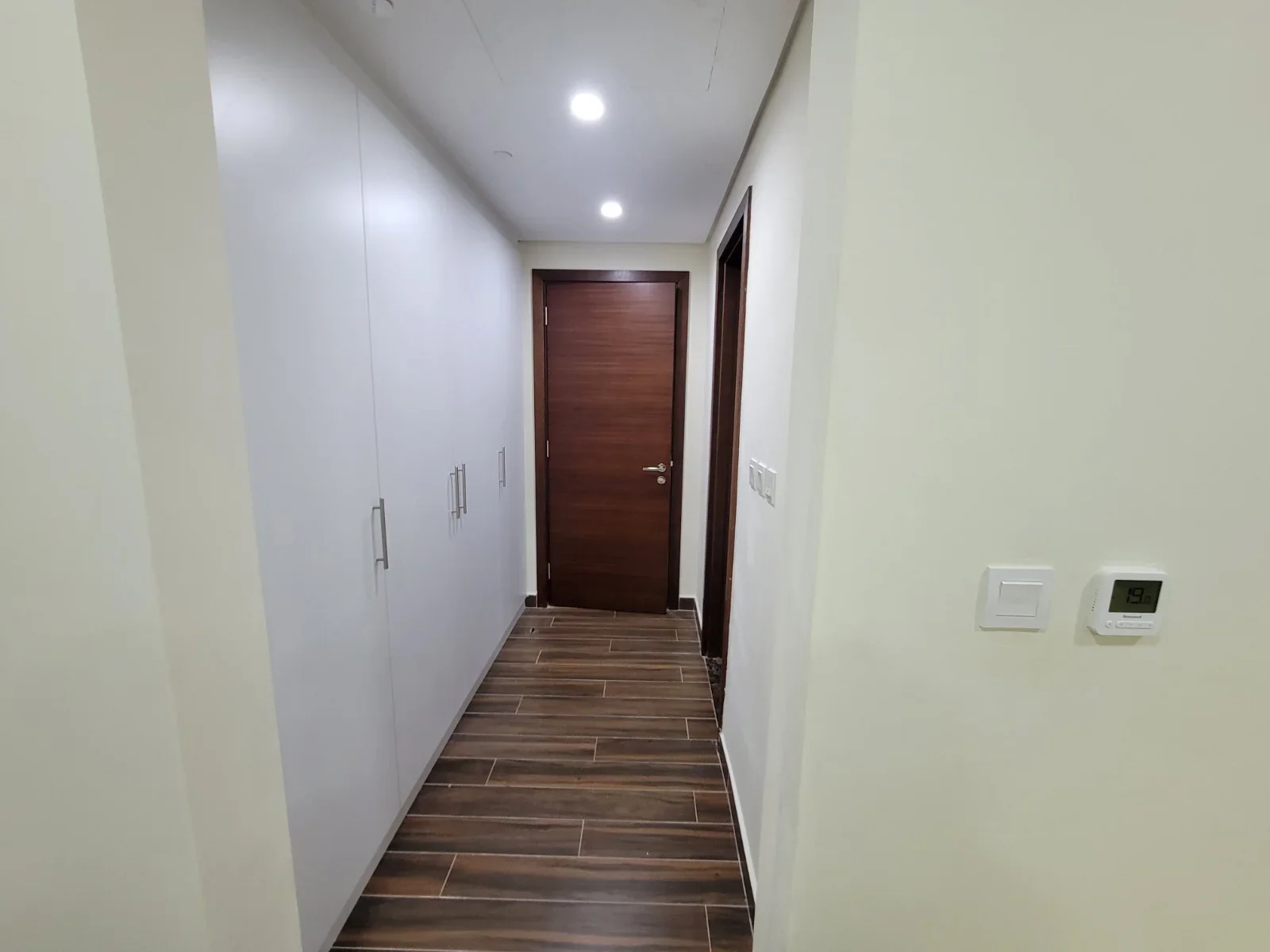 READY TO MOVE 2BR+MAID ROOM FULLY FUNISHED CASH