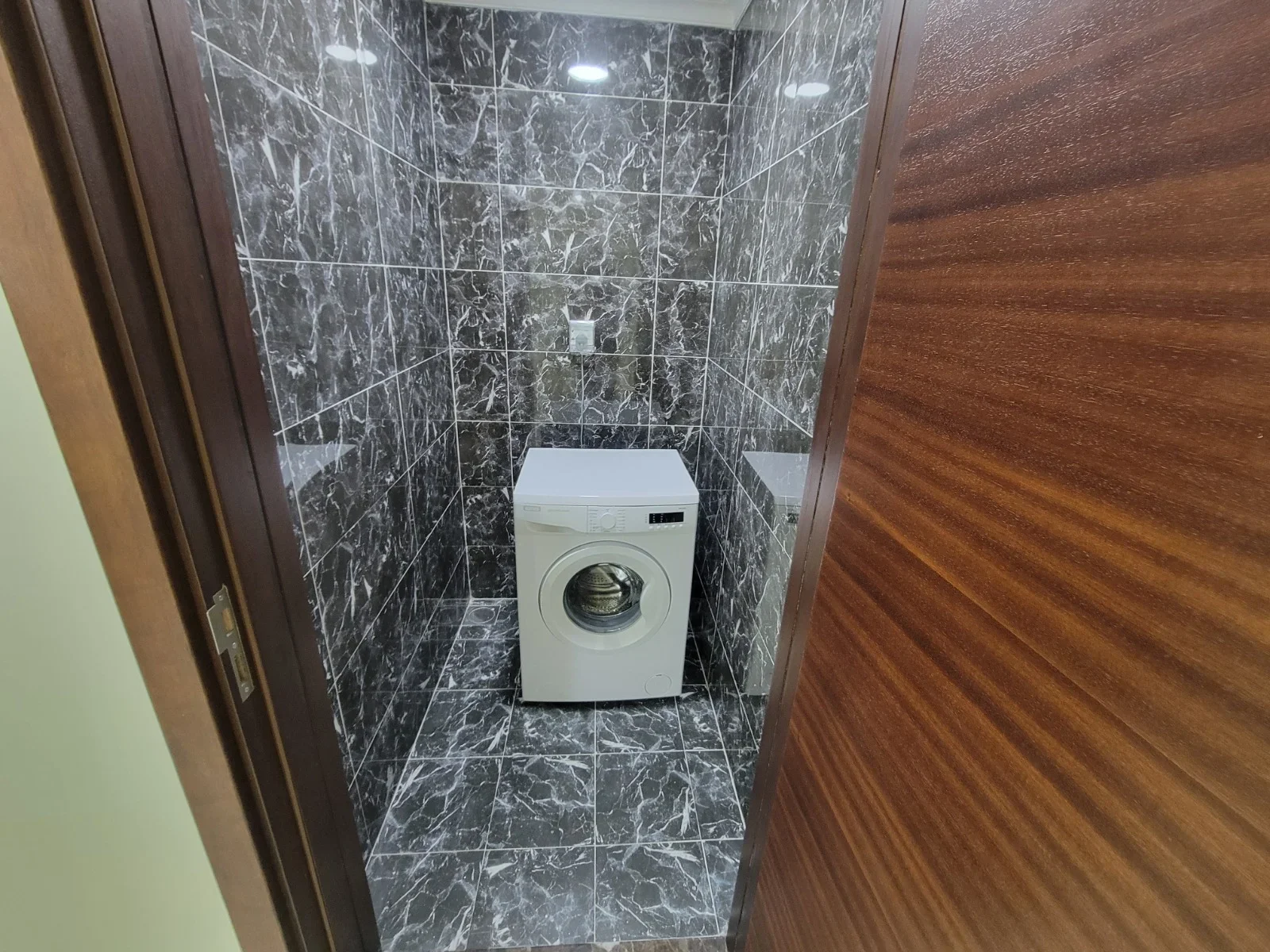 READY TO MOVE 2BR+MAID ROOM FULLY FUNISHED CASH