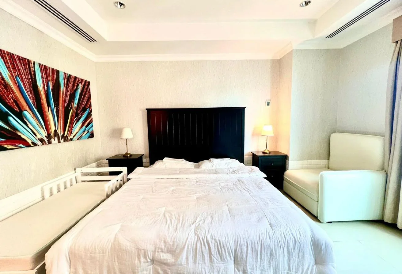 ONE+OFFICE/MAID ROOM READY TO MOVE RIGHT NOW