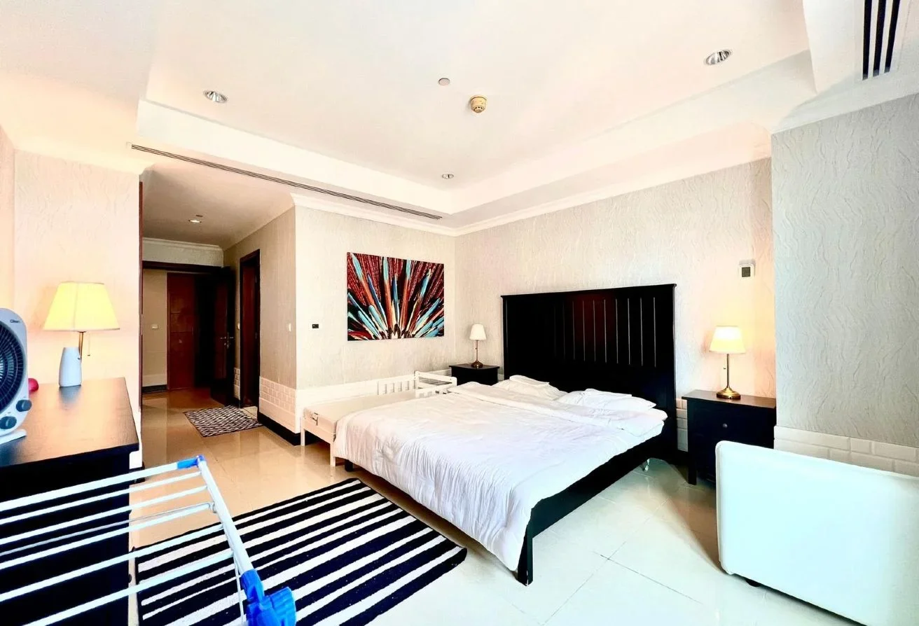 ONE+OFFICE/MAID ROOM READY TO MOVE RIGHT NOW