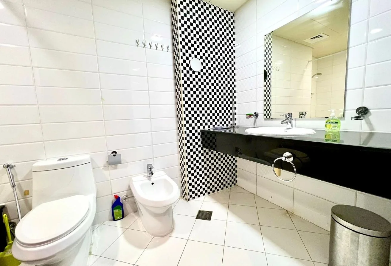 ONE+OFFICE/MAID ROOM READY TO MOVE RIGHT NOW