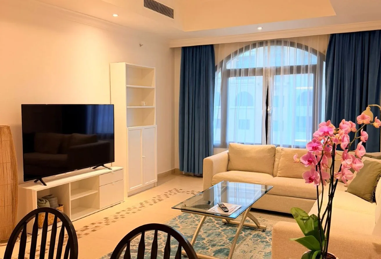 1 bhk luxury fully furnished appartment in porto