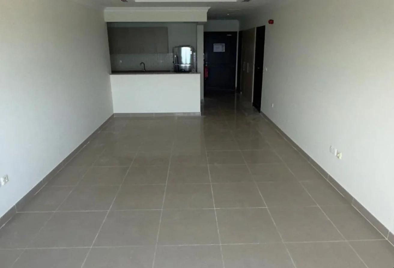 SPACIOUS 2BR | BALCONY | TOP FLOOR | SEA VIEW