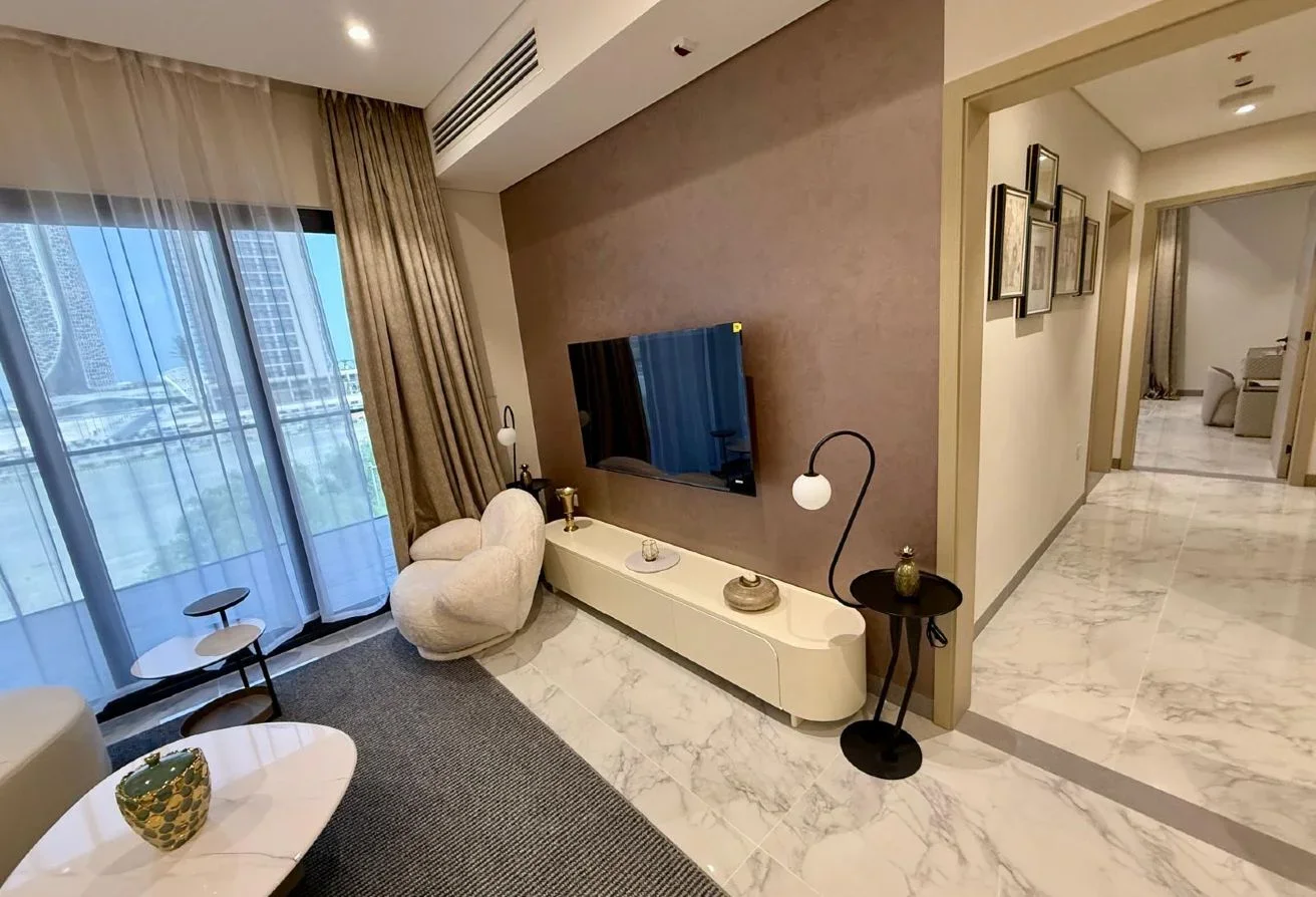 SPECIOUS 1BHK APARTMENT FOR SALE IN MARINA |