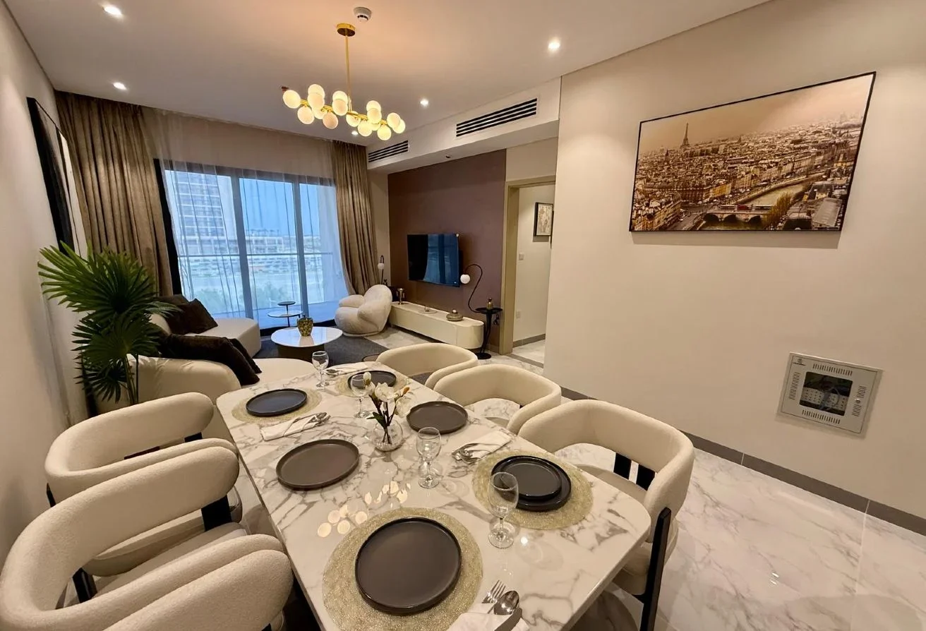 SPECIOUS 1BHK APARTMENT FOR SALE IN MARINA |
