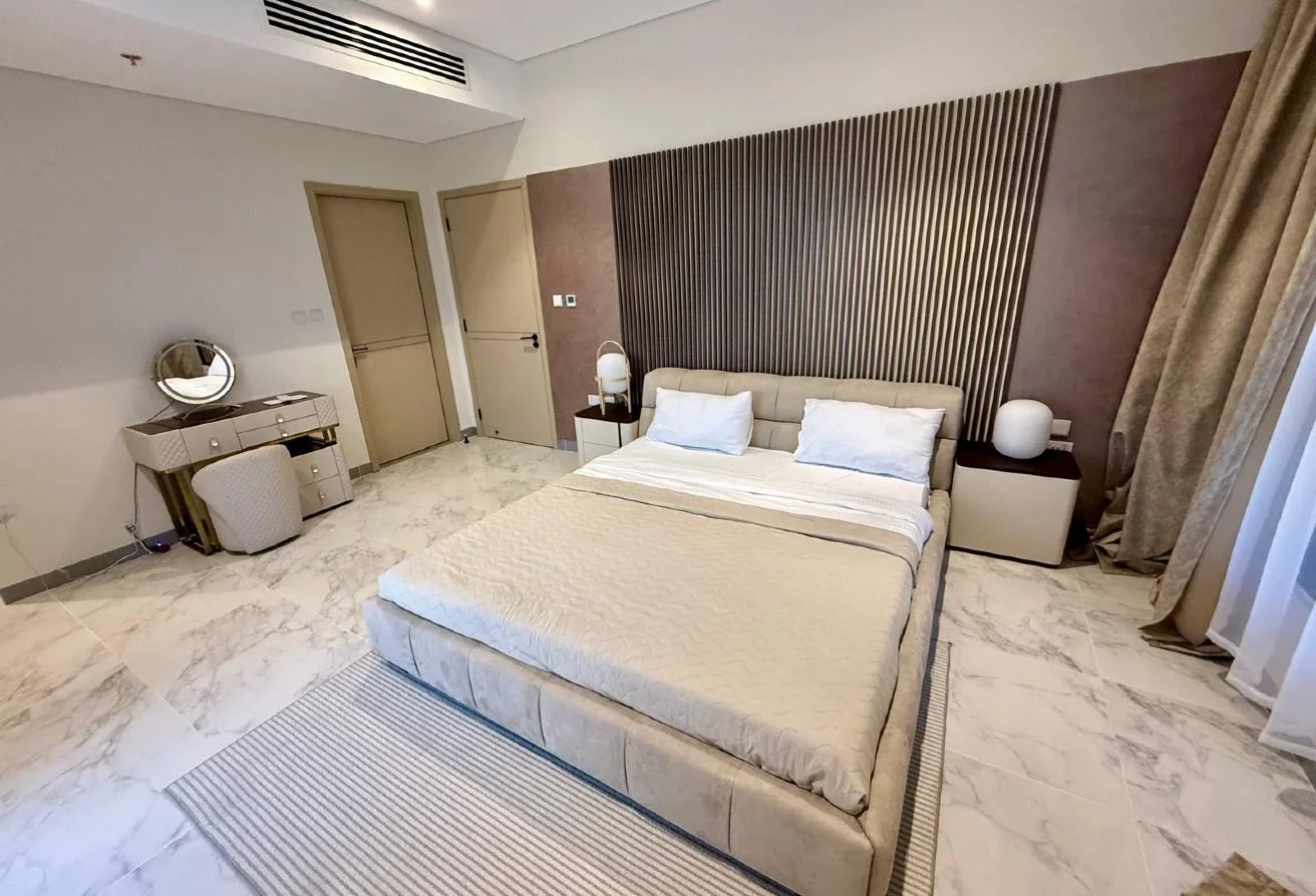 SPECIOUS 1BHK APARTMENT FOR SALE IN MARINA |