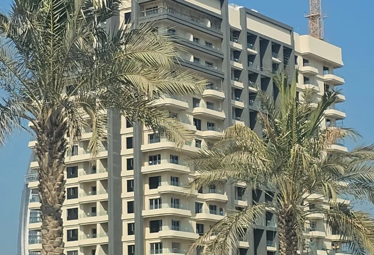 SPECIOUS 1BHK APARTMENT FOR SALE IN MARINA |