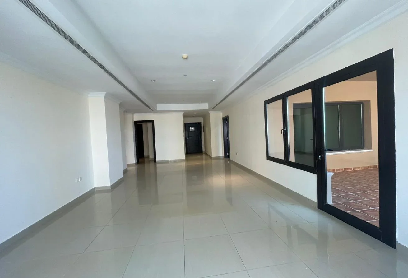 LUXURIOUS 1 BEDROOM + OFFICE IN PEARL SEA VIEW