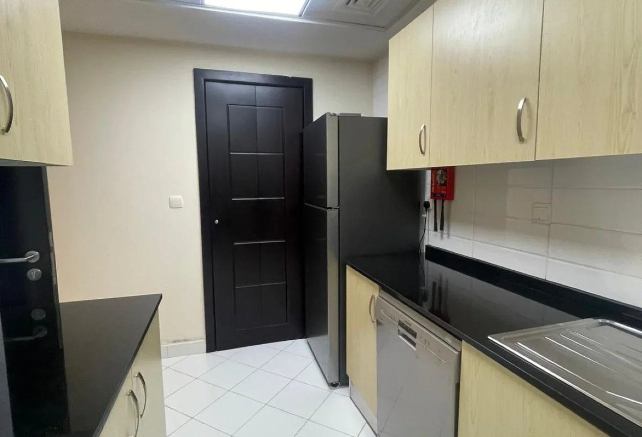 LUXURIOUS 1 BEDROOM + OFFICE IN PEARL SEA VIEW