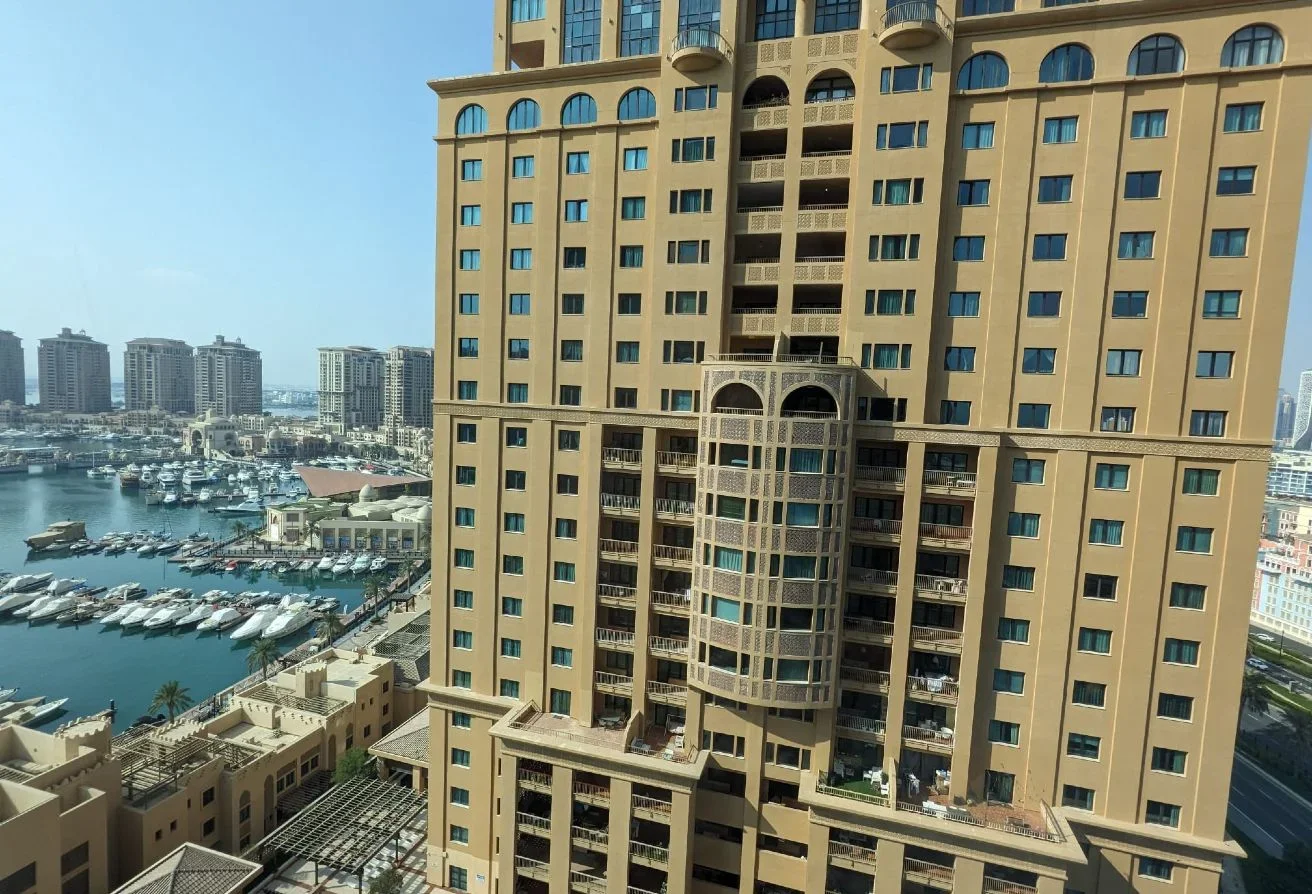 1 BHK +OFFICE PORTO NICE TOWERFOR PRICE BIG HOLL