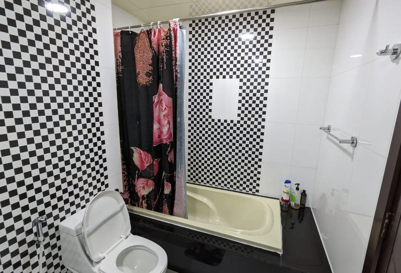 1 BHK +OFFICE PORTO NICE TOWERFOR PRICE BIG HOLL