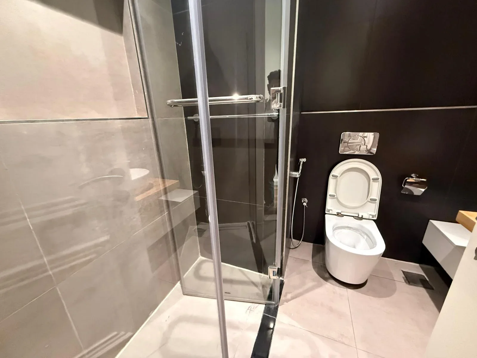 2BHK + Maid’s Room | Pearl Island | Bills Included